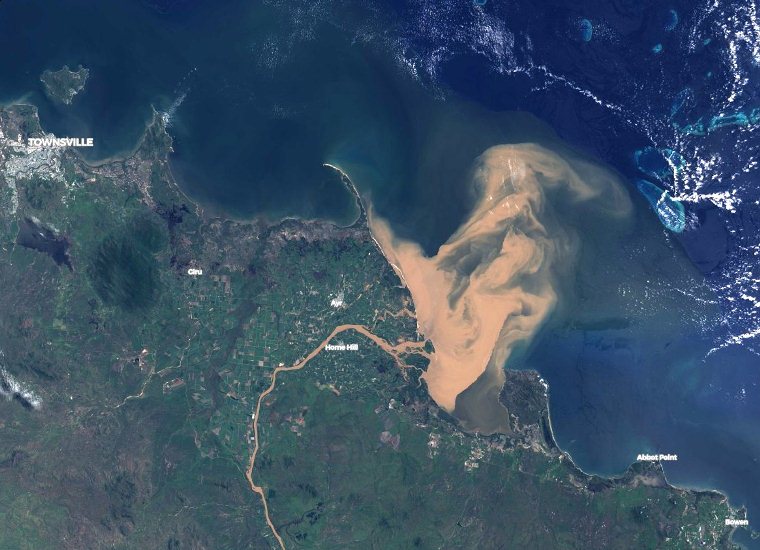 Una corriente de agua contaminada inunda la Gran Barrera de Coral