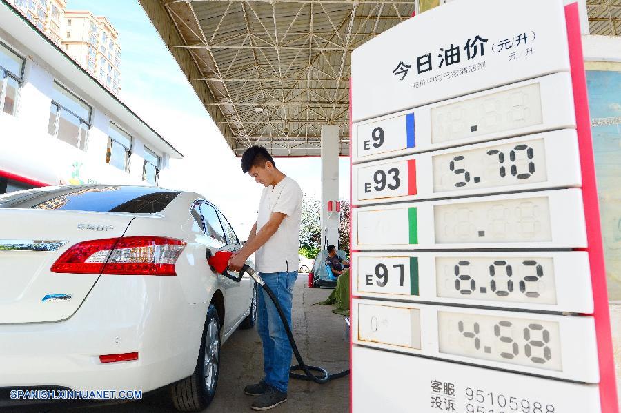China suspende ajustes de precios en combustibles