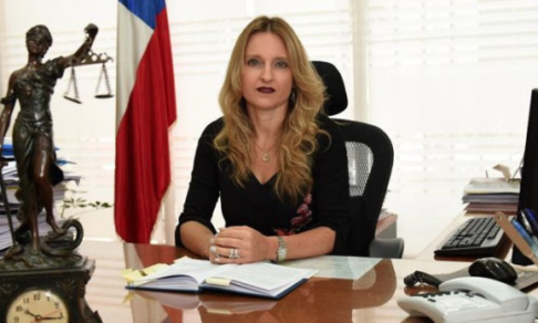Ministra Rutherford procesará a exgenerales del Ejército por malversación
