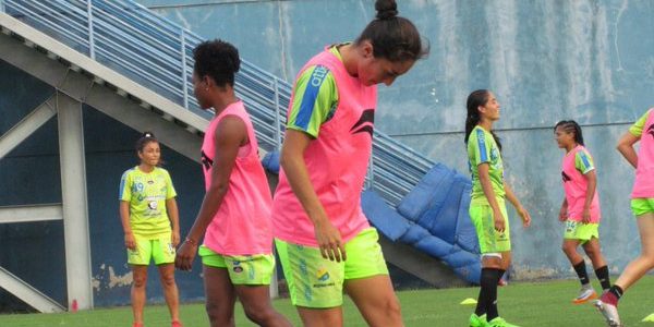 FIFA solidaria con fútbol femenino
