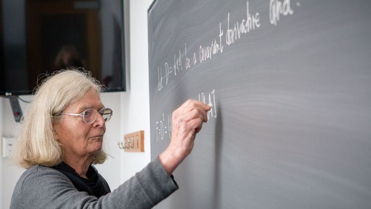 Por primera vez una mujer gana prestigioso premio mundial en matemáticas