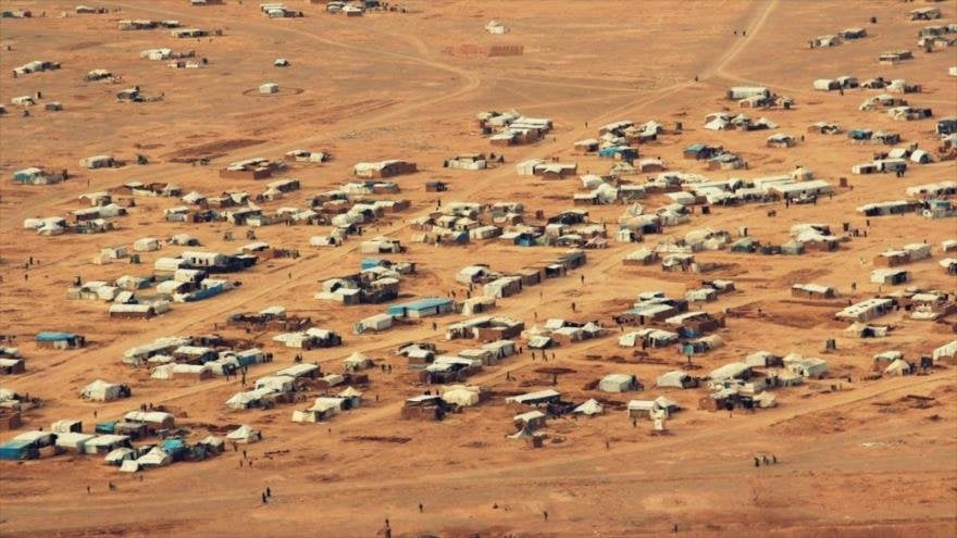 Descubren 300 tumbas en campamento de refugiados sirios controlado por EE. UU.
