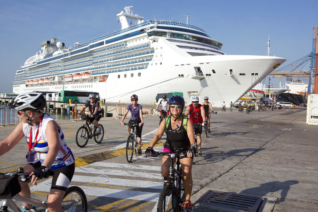 Colombia apuesta por atraer turistas que gusten recorrer el país en bicicleta