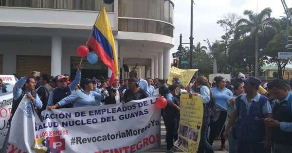 Protestas en Ecuador tras despidos masivos en la salud pública