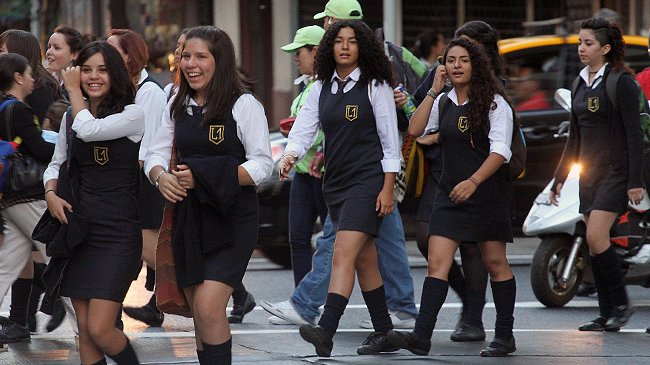 Secundarios: Carabineros nos hostiga con controles de identidad durante las marchas