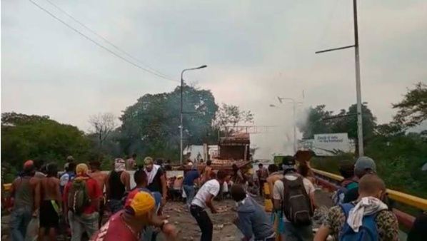 Grupos violentos de la oposición venezolana causan terror en Cúcuta
