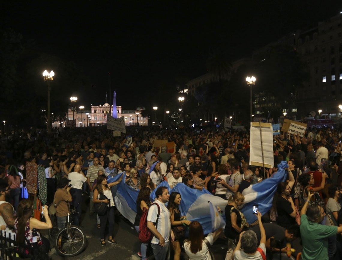 Argentinos protagonizan nuevo “ruidazo” contra las políticas de Macri