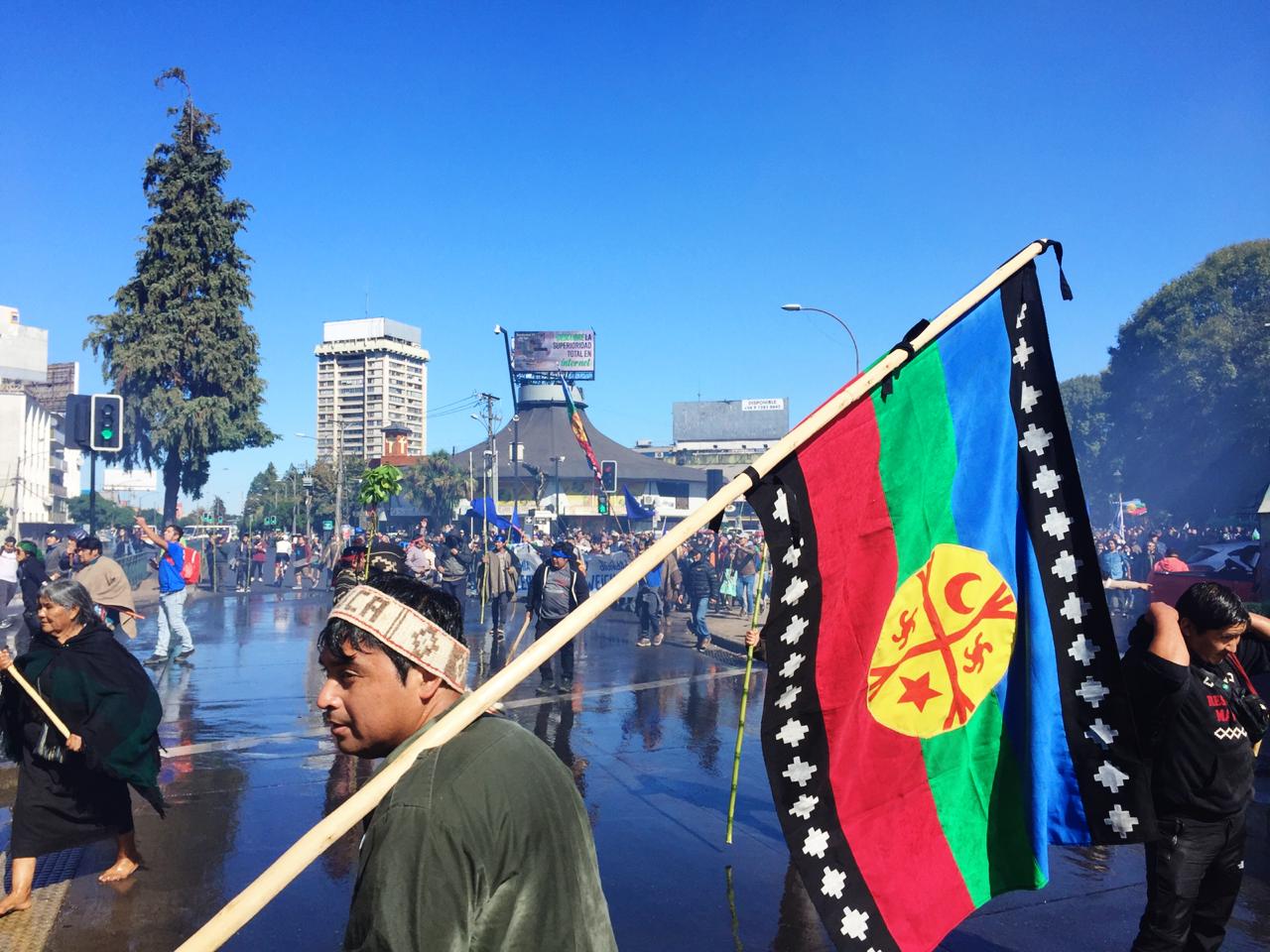 Temuco: Acusan violenta y desmedida represión de Carabineros a marcha por la desmilitarización de La Araucanía