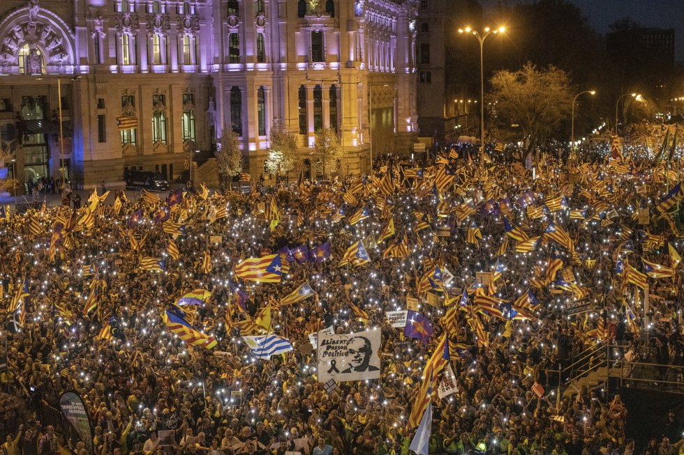 Más de 100 mil personas marcharon en Madrid contra el juicio a independentistas