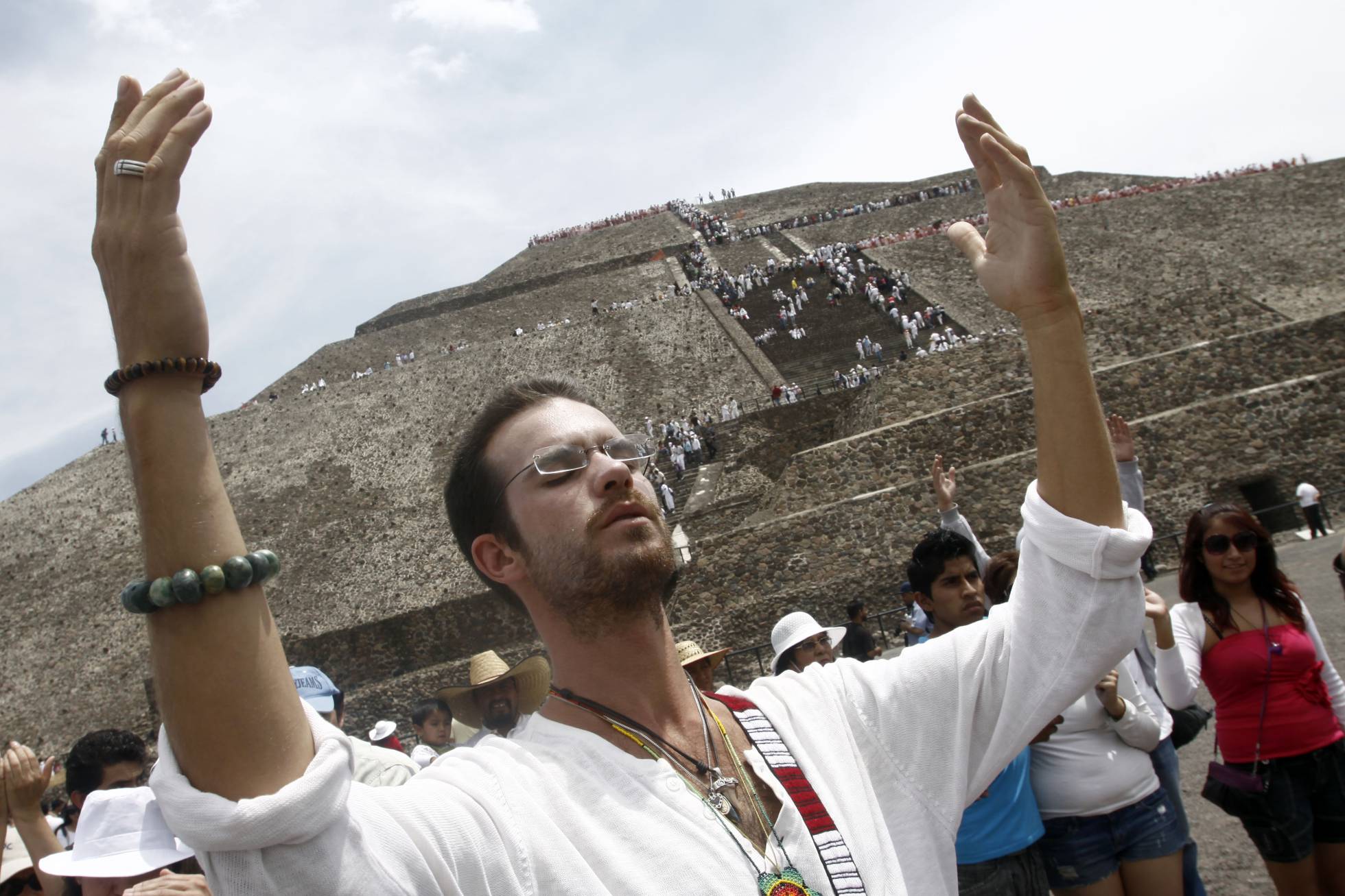 Mexicanos recibieron el equinoccio de primavera con rituales