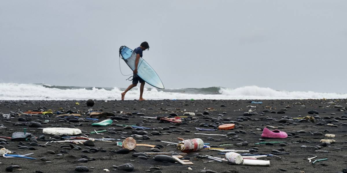 Alarmante informe de la WWF: Plástico en los océanos podría duplicarse en sólo diez años