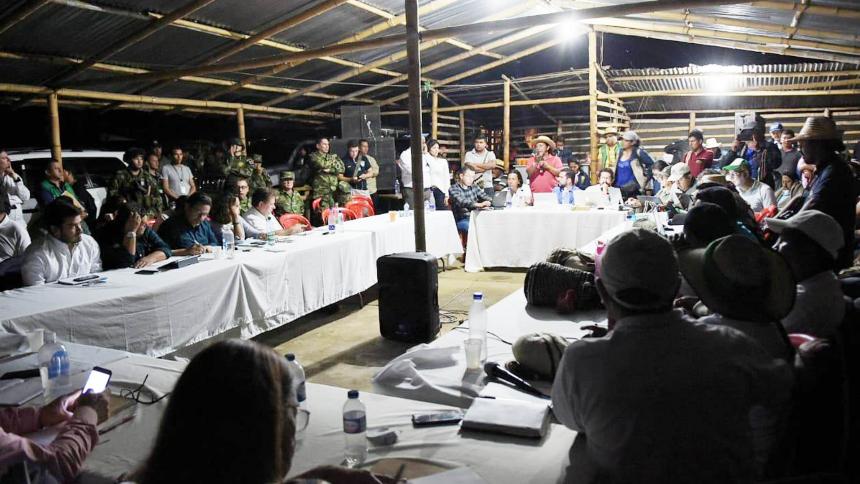 Gobierno colombiano y líderes indígenas cumplen tres días de negociaciones sin acuerdos