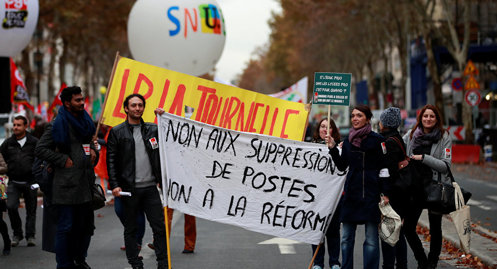 Profesores franceses marchan contra reforma educativa de Macron