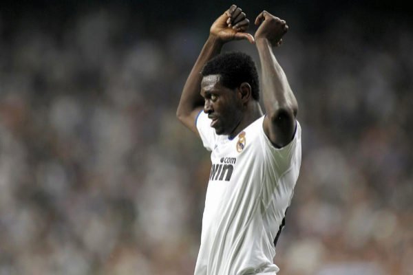 Futbolista togolés Emmanuel Adebayor confiesa que quiso quitarse la vida