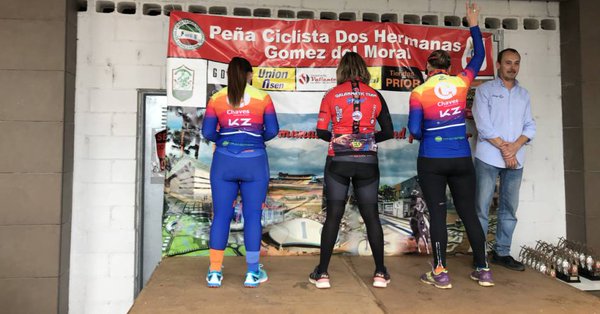 Mujeres ciclistas protestan por comportamiento machista en prueba master de España