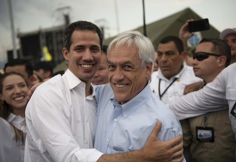 Venezuela: Piñera apoya intento de golpe de Estado marcado por engaño a militares y falsa toma de base aérea