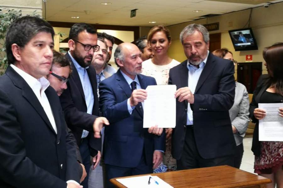 Diputados DC desconocen «acuerdo» firmado con ex Nueva Mayoría y parte del Frente Amplio