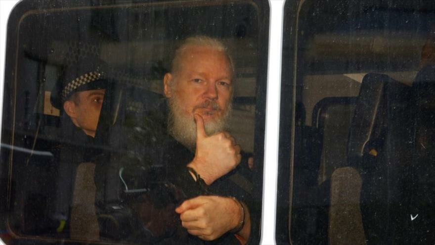 Las normas internacionales que violó Ecuador al expulsar a Assange