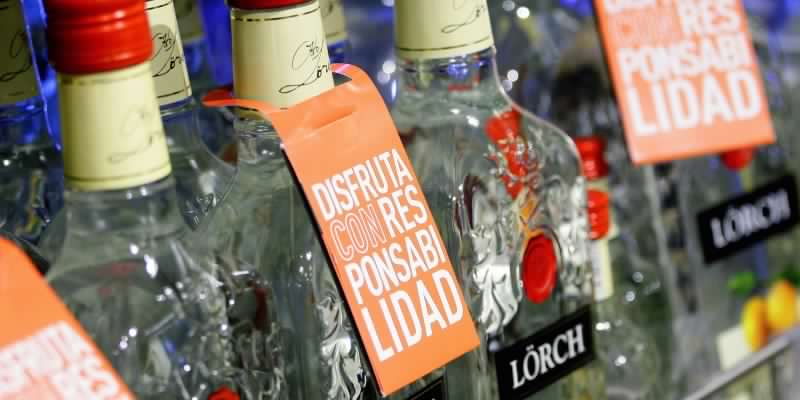 Proyecto que regula publicidad de bebidas alcohólicas avanza en la Cámara de Diputados