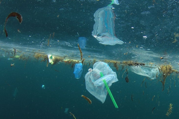 Uruguay reducirá consumo de bolsas plásticas en más del 50 %