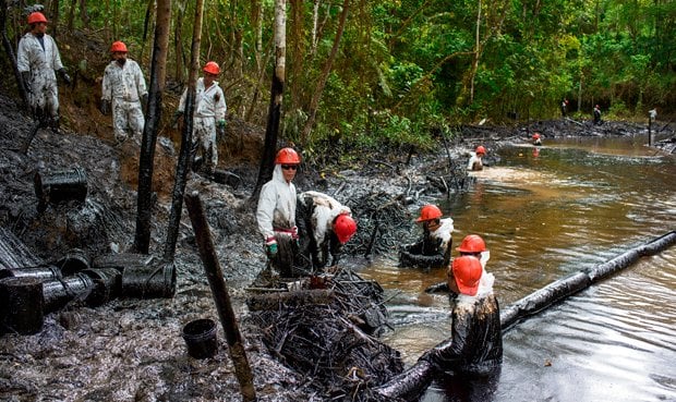 Ecuador: Corte niega acción de protección tras derrame de petróleo en la Amazonía