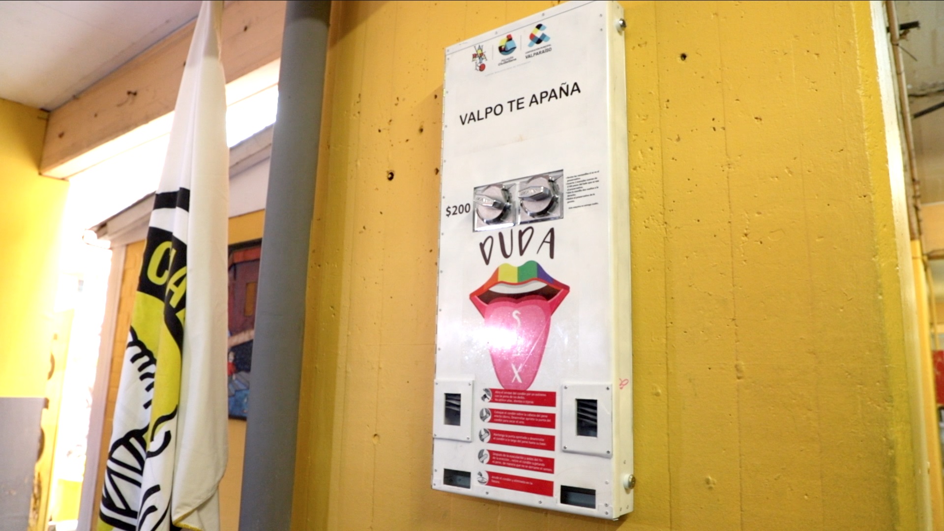 Valparaíso: Instalan dispensador de condones en el liceo municipal Insuco