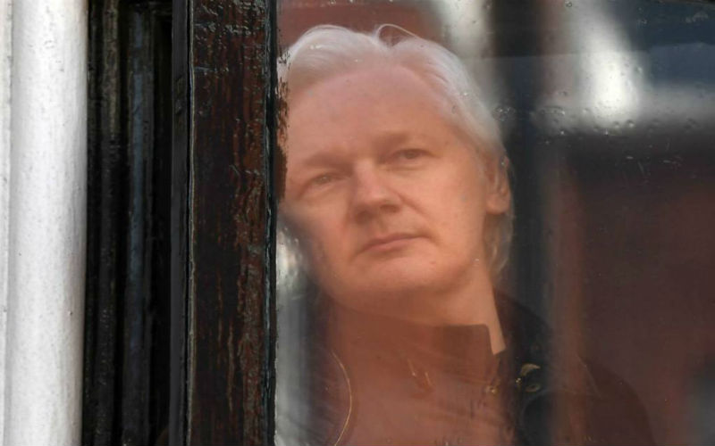 Policía británica arresta a Julian Assange tras Ecuador retirarle el asilo diplomático