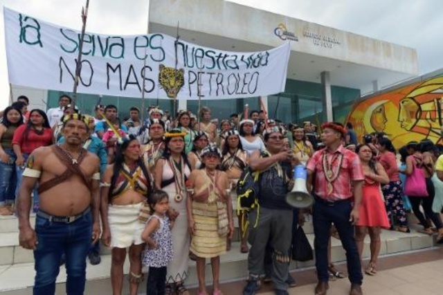 (Video) Indígenas de Ecuador marchan por tierras libres de petroleras