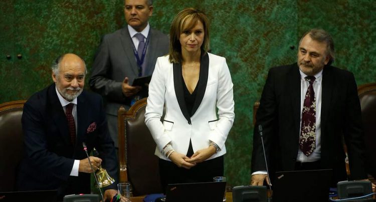 Parlamentarios Humanistas: Iván Flores debe dar un paso al costado y dejar presidencia de la Cámara Chile Parlamentarios Humanistas: Iván Flores debe dar un paso al costado y dejar presidencia de la Cámara Chile