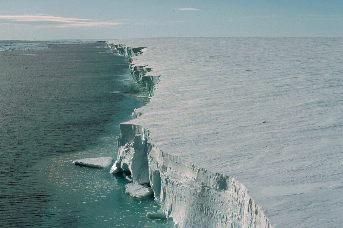 Plataforma de hielo más grande del mundo se derrite a un ritmo aterrador