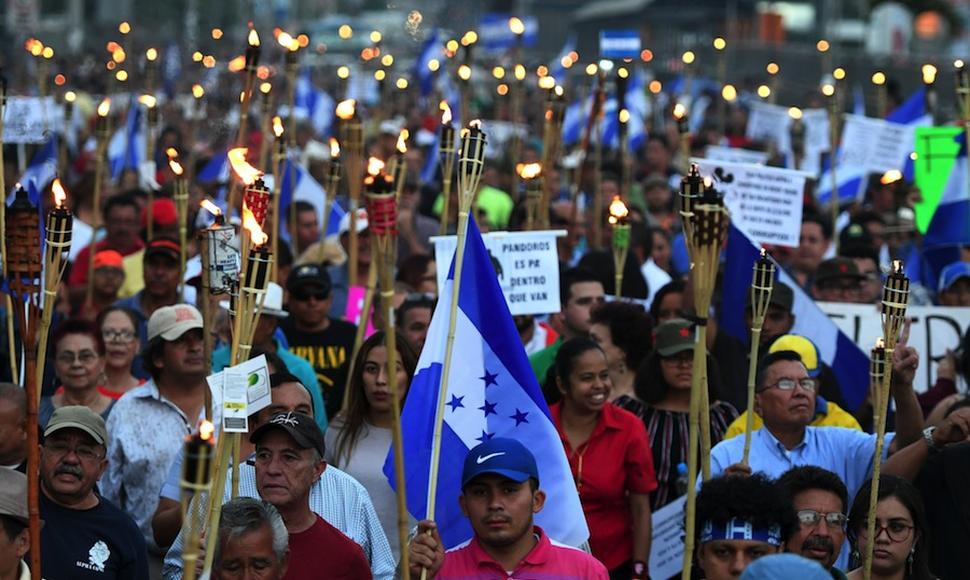 Hondureños marcharon para exigir renuncia de Juan Orlando Hernández