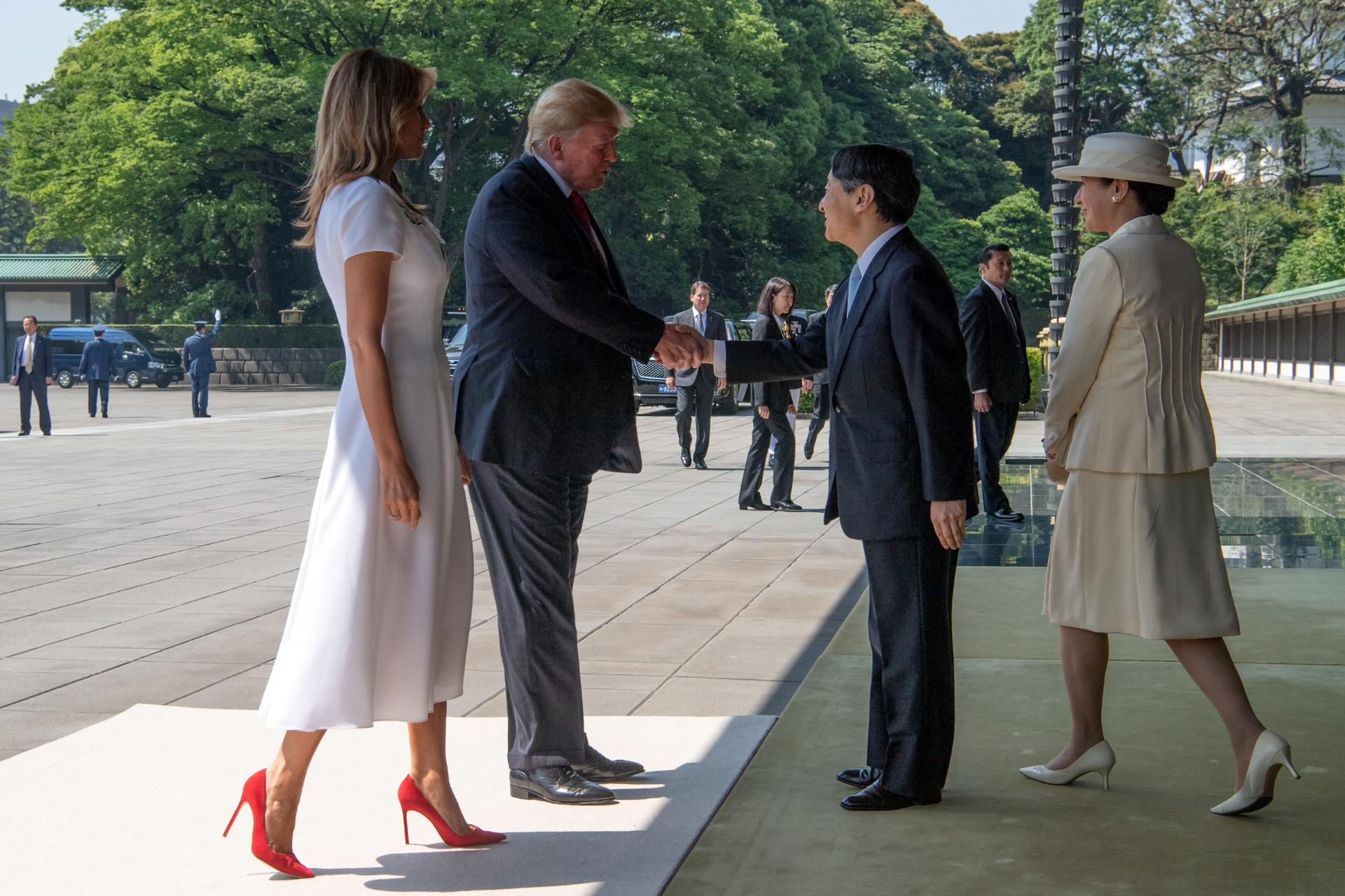 Trump se convierte en el primer líder extranjero en reunirse con el nuevo emperador japonés
