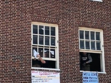 EE. UU. contempla hasta un año de cárcel para activistas que estaban en la embajada de Venezuela