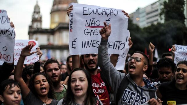 Bolsonaro llamó «idiotas útiles» a los protestantes universitarios