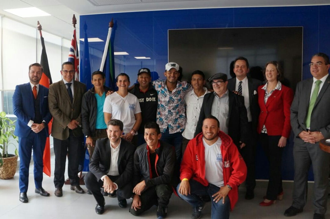 Llegan a Colombia ex guerrileros de las FARC que compitieron en Mundial de Rafting