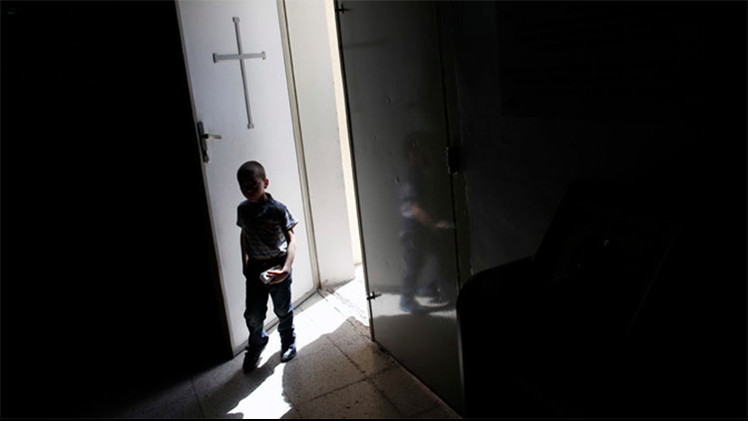 Avanza proyecto que obligaría a autoridades religiosas a denunciar abusos contra menores