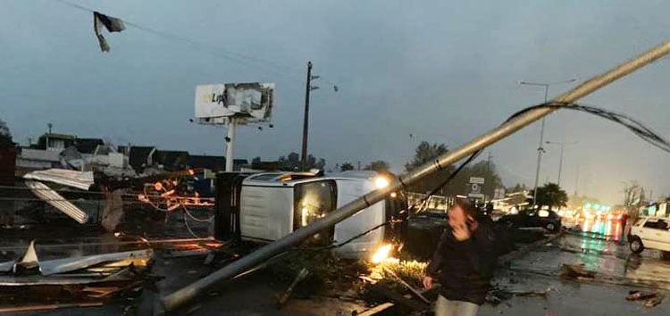 Aumentan a 18 los lesionados por inusual tornado registrado en Los Ángeles