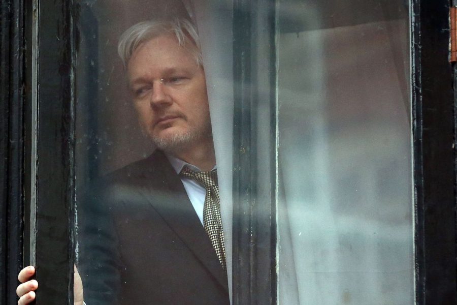 Suecia pedirá extradición de Julian Assange por delito de violación