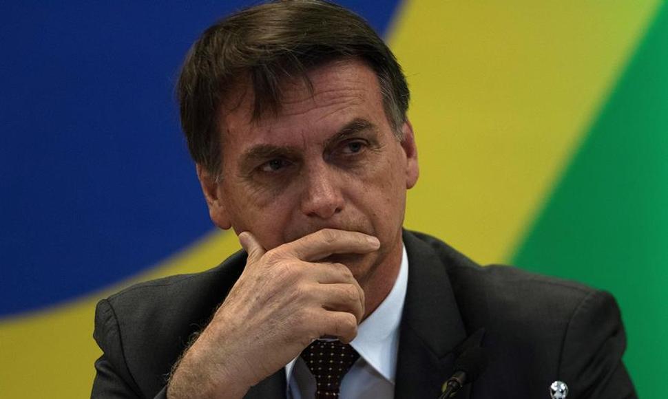 Presión obliga a Bolsonaro a dar un paso atrás: Ya no se podrán portar fusiles en las calles