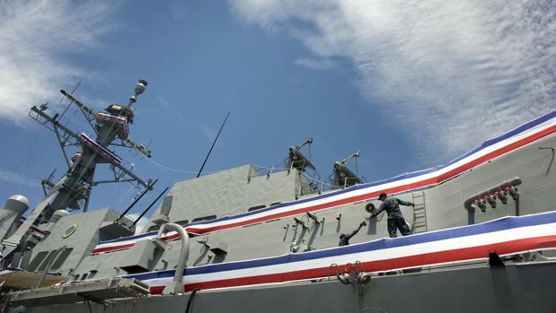 Armada china en máxima alerta por ingreso de destructores de EE. UU.  al mar en disputa territorial