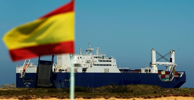 España permite que los saudíes carguen armas en sus puertos para la guerra en Yemen