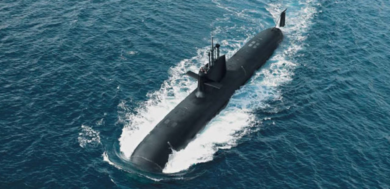 Indonesia moviliza cinco buques y un helicóptero para buscar a submarino desaparecido