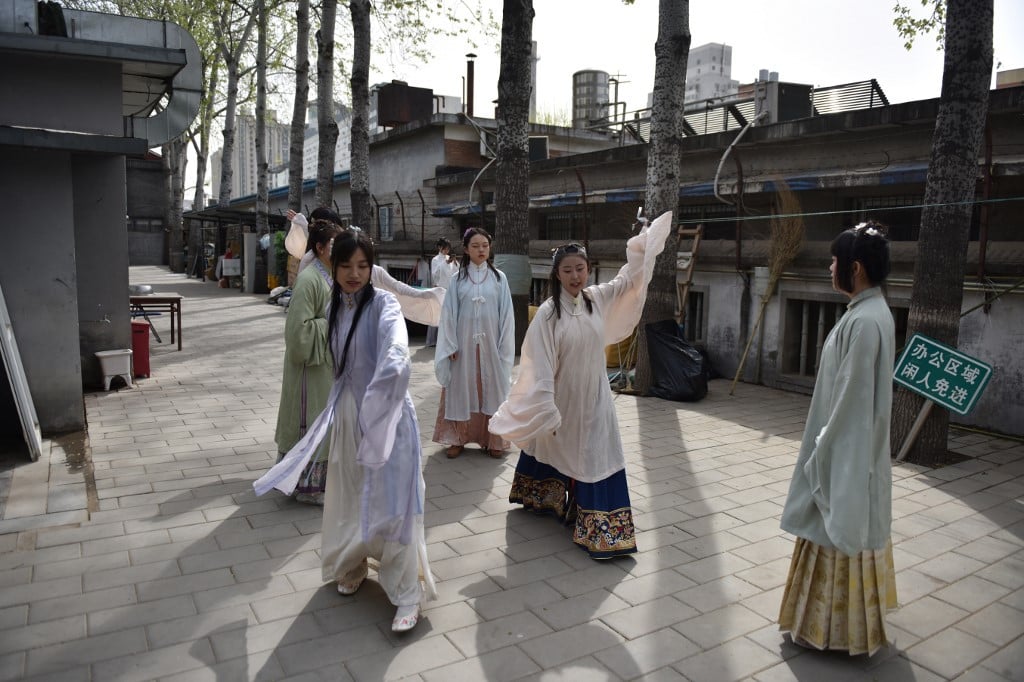 Después de 400 años el “Hanfu” revive como prenda de uso cotidiano en China