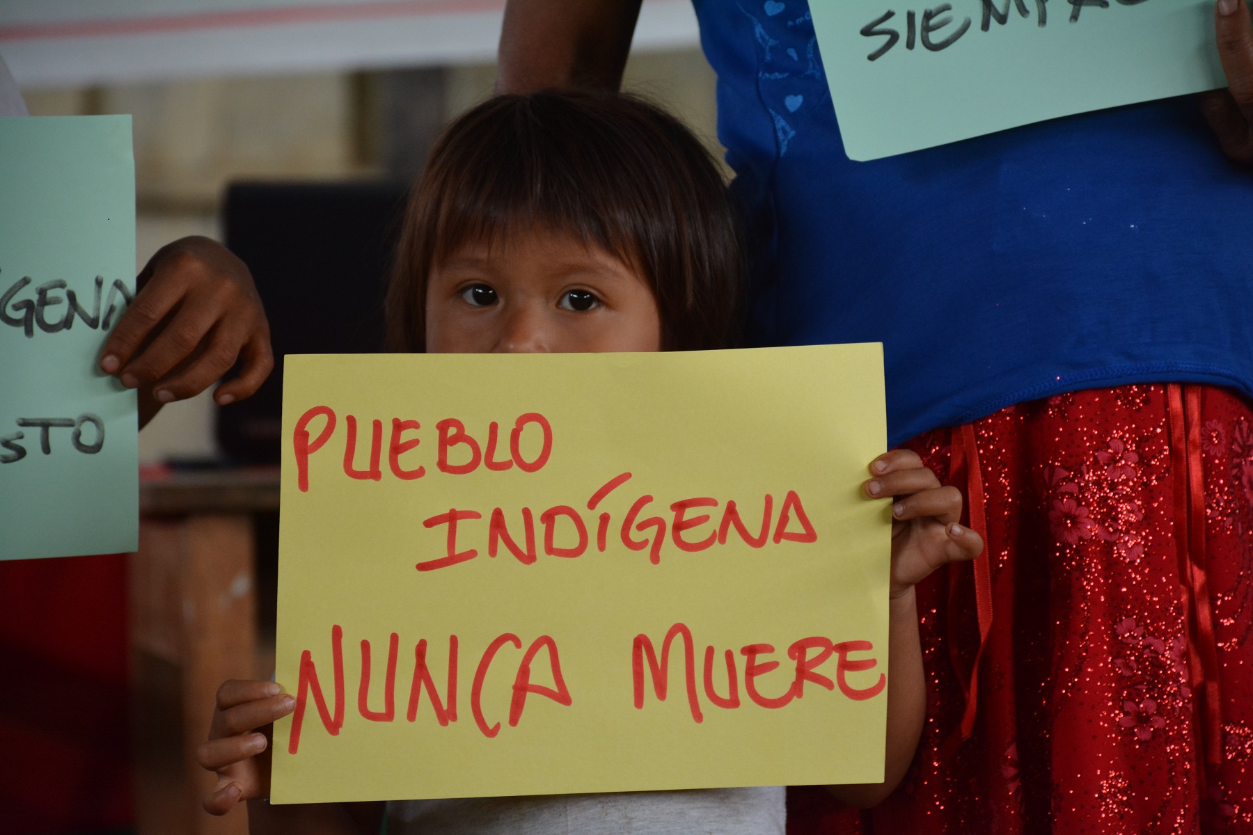 Representantes de pueblos originarios de Perú llegaron hasta Chile para protestar contra empresa GeoPark