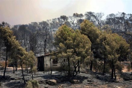 Incendio amenaza con devastar 20 mil hectáreas en localidad española