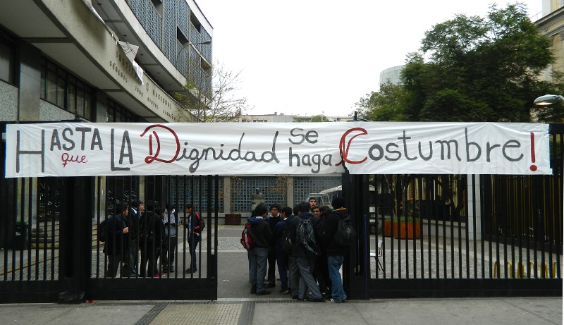Alcalde Alessandri aplica «rompe-paga» contra alumnos por toma de Instituto Nacional