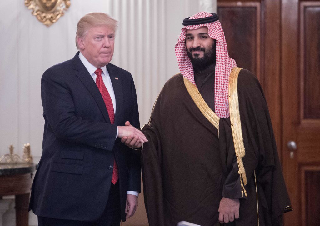 Alianza de intereses: Trump y el príncipe heredero de Arabia Saudita conversan de Irán y el petróleo