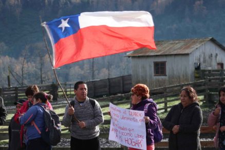 Los Ríos: Pobladores del fundo Arquilhue exigen apertura de ruta cerrada por «privados»