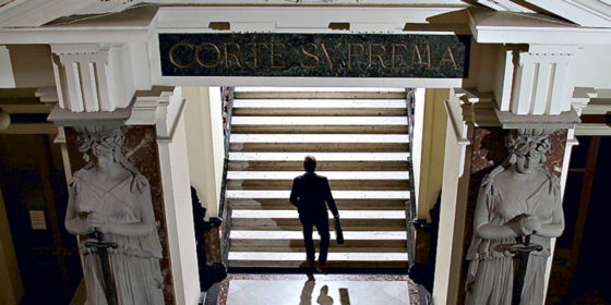 Grave: Corte Suprema aprueba expulsión de migrantes aunque sus hijos sean chilenos