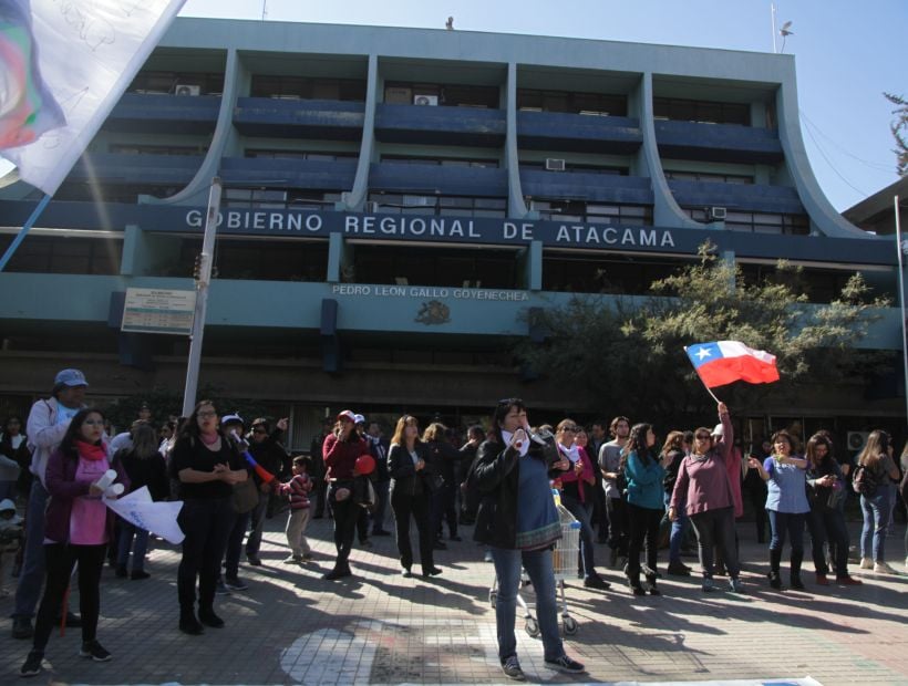 Empleados fiscales, profesores y estudiantes se suman a la «huelga general sanitaria»